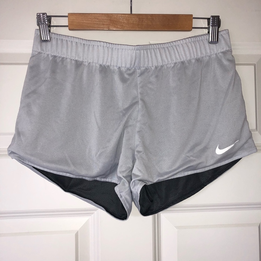 Women’s reversible Nike running shorts small